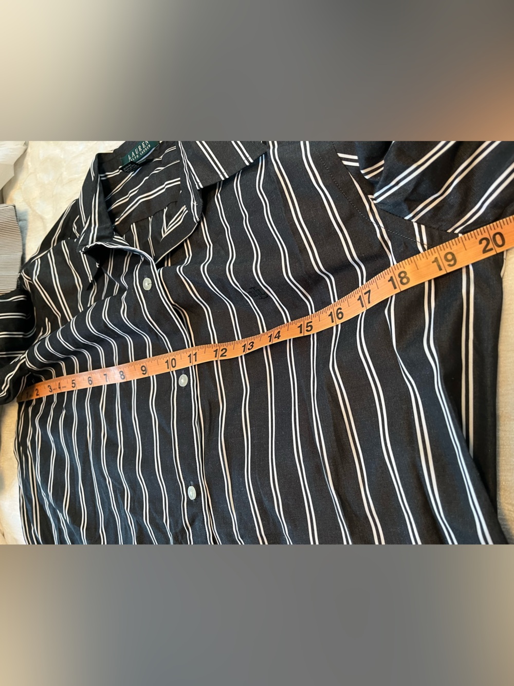 Like New, Lauren Ralph Lauren 100% Cotton Short Sleeve Button Down - Picture 5 of 5